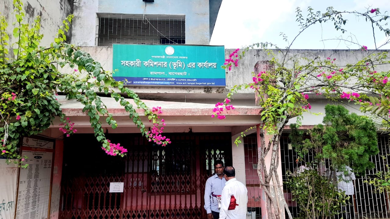 বাগেরহাটের রামপাল উপজেলা সহকারী কমিশনার (ভূমি)’র কার্যালয়ে চোরের দূর্ধর্ষ হানা