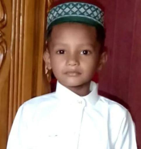 লোহাগাড়ায় পুকুরে পড়ে এক শিশুর মৃত্যু