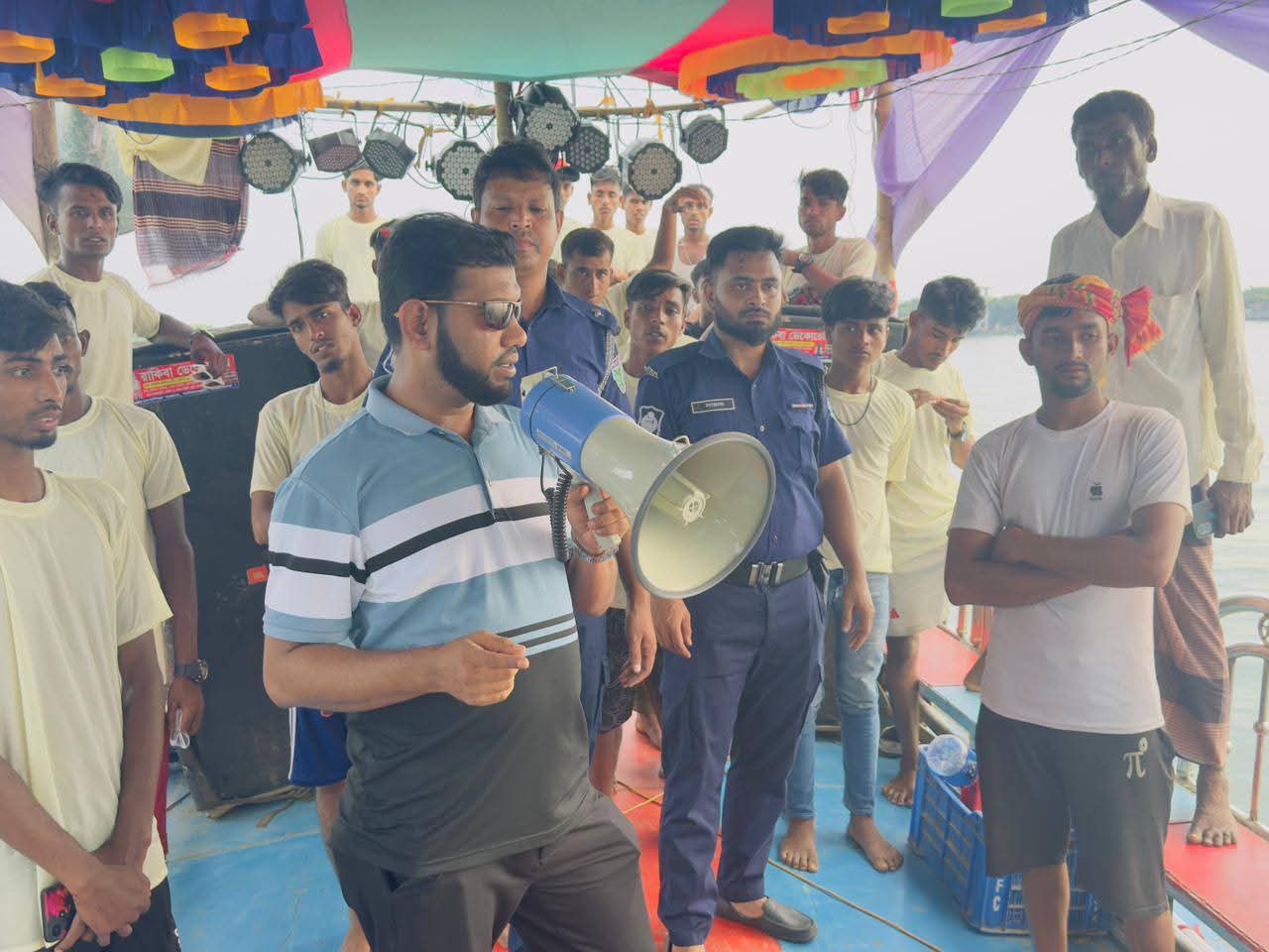 টাঙ্গুয়ার হাওর ও নীলাদ্রি লেকে উচ্চস্বরে গান-বাজনার দায়ে জরিমানা