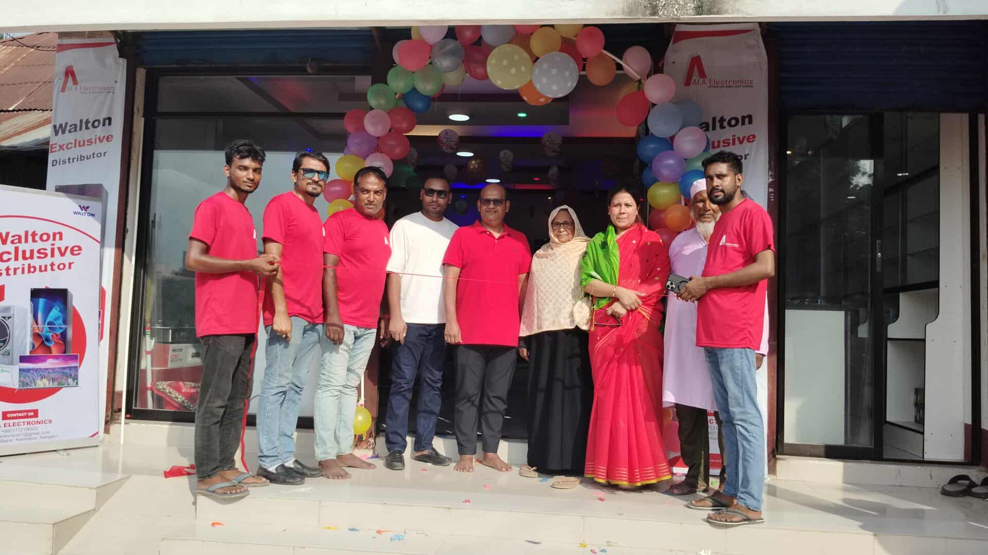 নিয়ামতপুরে এলা ইলেকট্রনিক্সে নামে ওয়ালটন শোরুমের শুভ উদ্বোধন