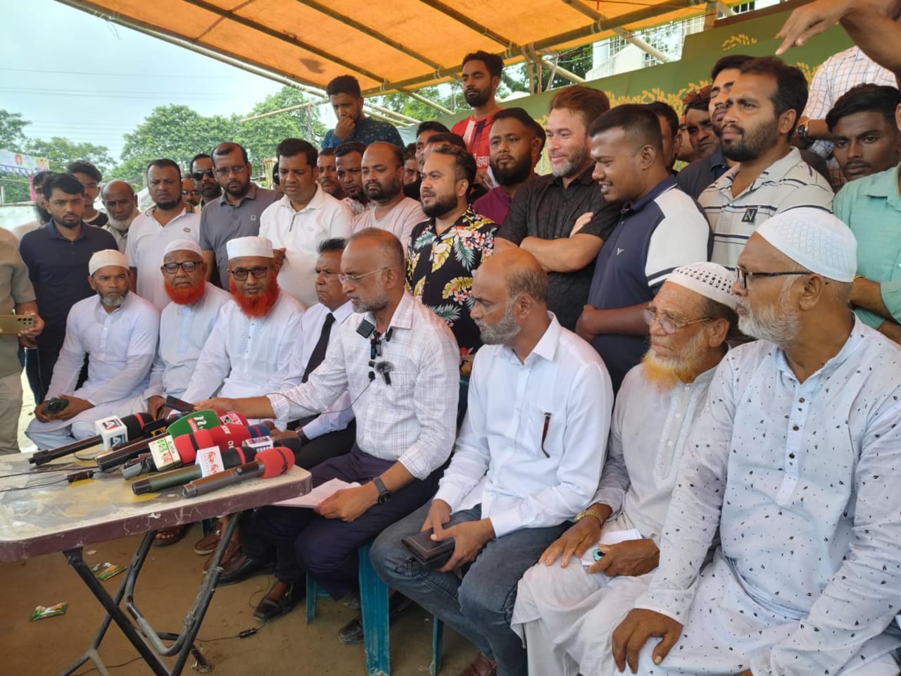 দলের গঠনতন্ত্র কে সম্মান রেখে সংবাদ সম্মলনে ‘এক নেতা এক পদ’ ঘোষণা করলেন ভিপি খালেদ সাইফুল্লাহ সোহেল