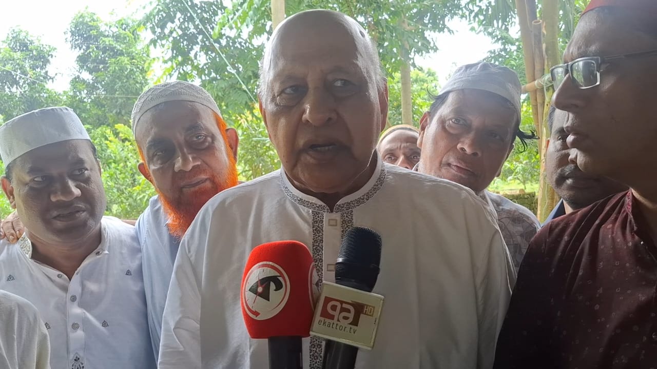 বি চৌধুরী ছিলেন ক্ষমতা, ধনদৌলত ও লালসার অনেক ঊর্ধ্বে
