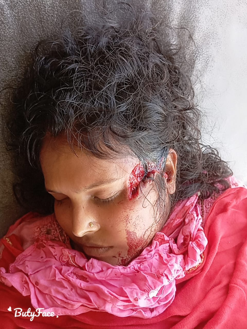 কয়রা উত্তর মদিনাবাদ গ্রামে পারিবারিক জমি-সংক্রান্ত‌ জেরে প্রতিবেশী কে কুপিয়ে যখম আটক ৩