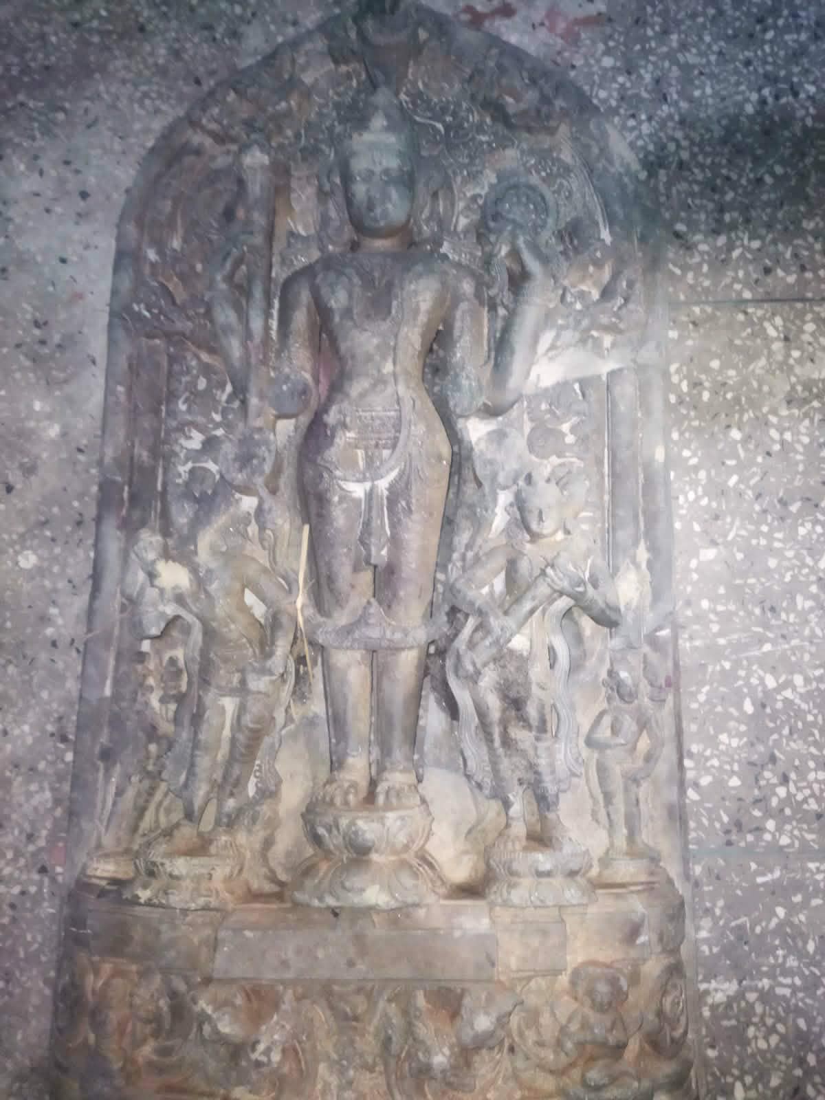 ঠাকুরগাঁওয়ে ১১৫ কেজি ওজনের কষ্টি পাথরের বিষ্ণুমূর্তি উদ্ধার, গ্রেফতার ২