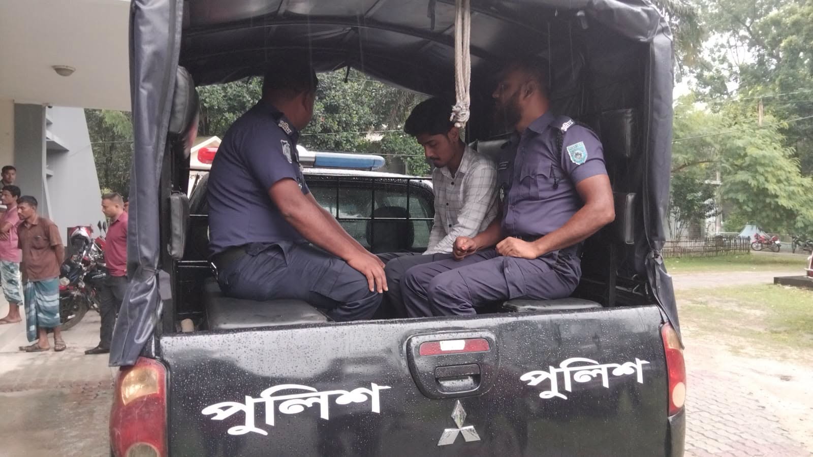 পীরগঞ্জে দশম শ্রেণির স্কুলছাত্রীকে বিয়ের চেষ্টায় যুবকের ৬ মাসের কারাদণ্ড