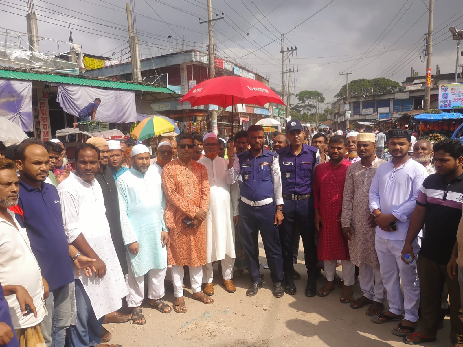 জলঢাকা টেংগনমারী বাজারে ট্রাফিক পুলিশ বক্স উদ্বোধন