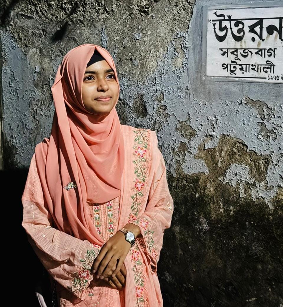 গল্প: অট্টহাসির শবযাত্রা