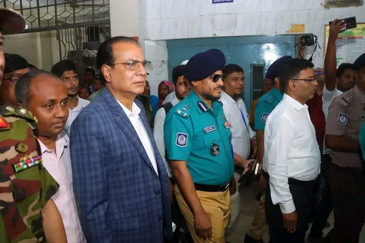 রংপুর মেডিকেল কলেজ হাসপাতাল পরিদর্শন করলেন মন্ত্রী আসাদুল হাবিব দুলু