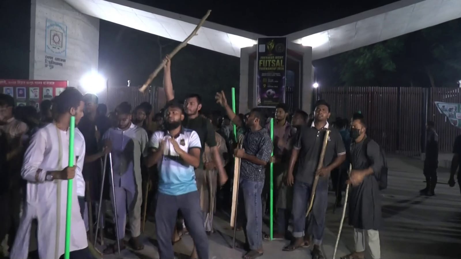 বেগম রোকেয়া বিশ্ববিদ্যালয়ে ছাত্রদল-শিবিরের ধাওয়া-পাল্টা ধাওয়া