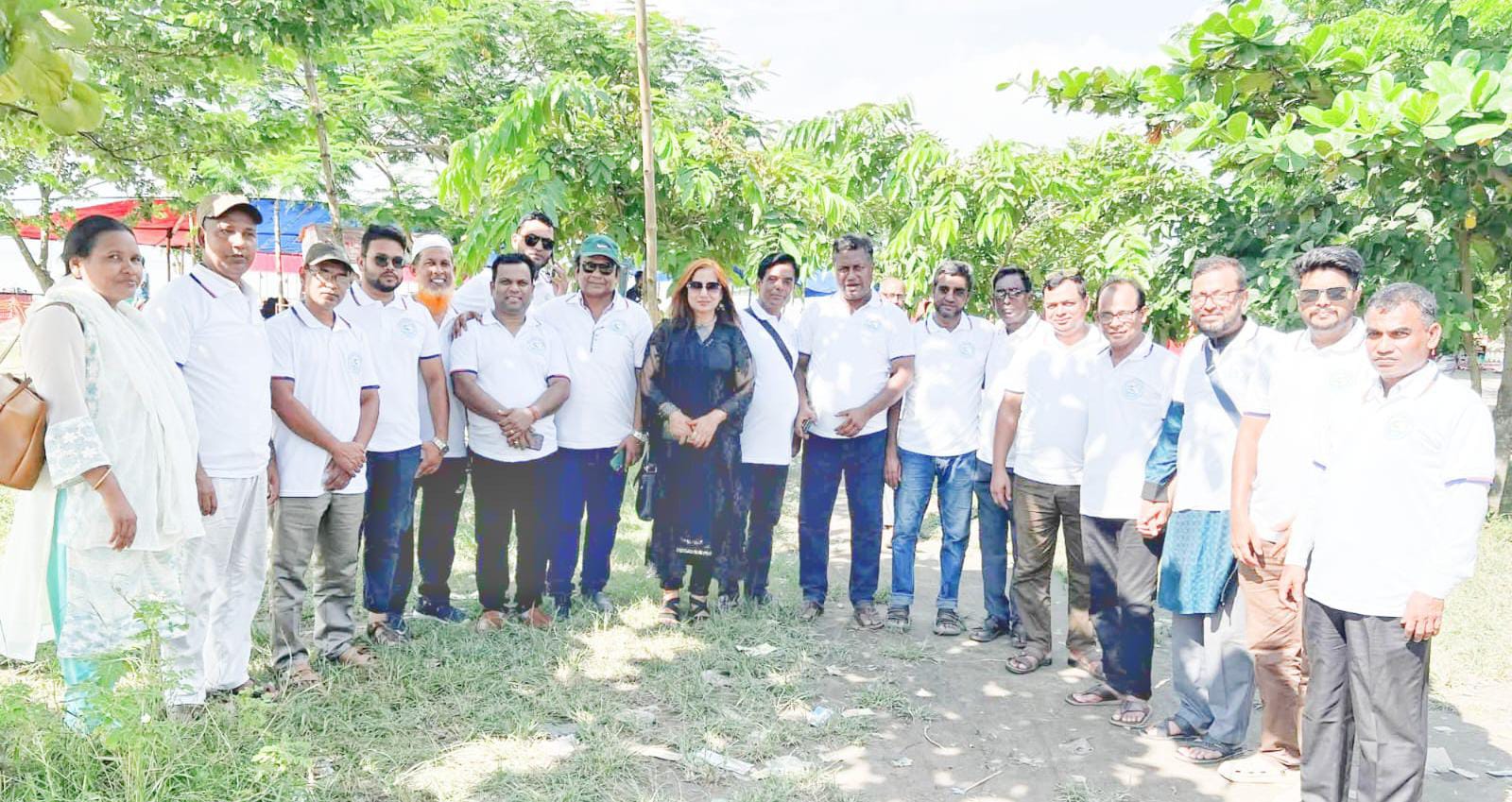 বলাকা সাহিত্য চর্চা পরিষদের আয়োজনে সাহিত্য আড্ডা-কবিতা-গানেগানে “যমুনায় নৌভ্রমণ-২০২৬” উদযাপন