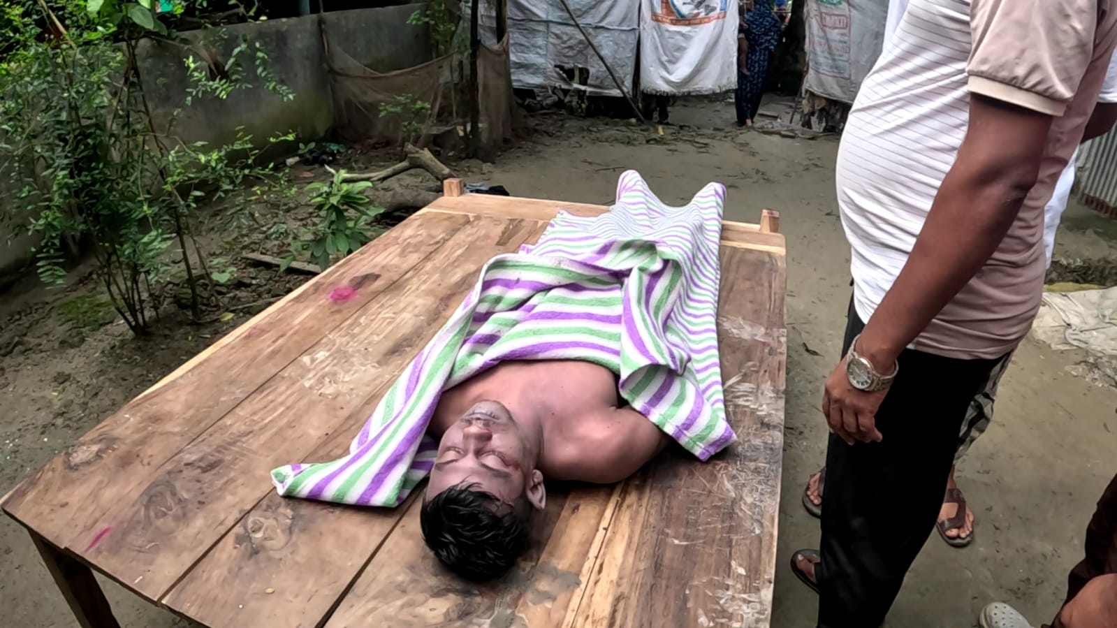 অভয়নগরে পুকুরে পড়ে যুবকের মৃত্যু, সকালে মিলল লাশ