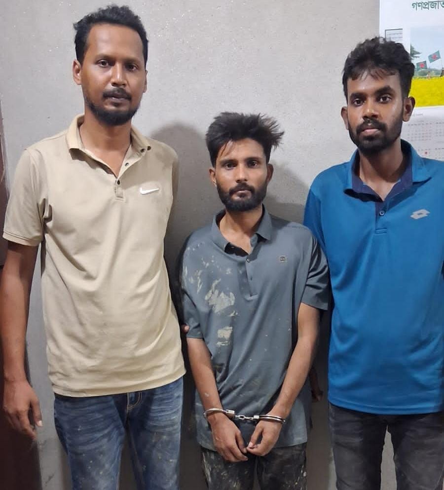 ওসি গোলাম রসুলের নেতৃত্বে ঠাকুরগাঁওয়ে ডিবির সাঁড়াশি অভিযান, ইয়াবাসহ যুবক আটক