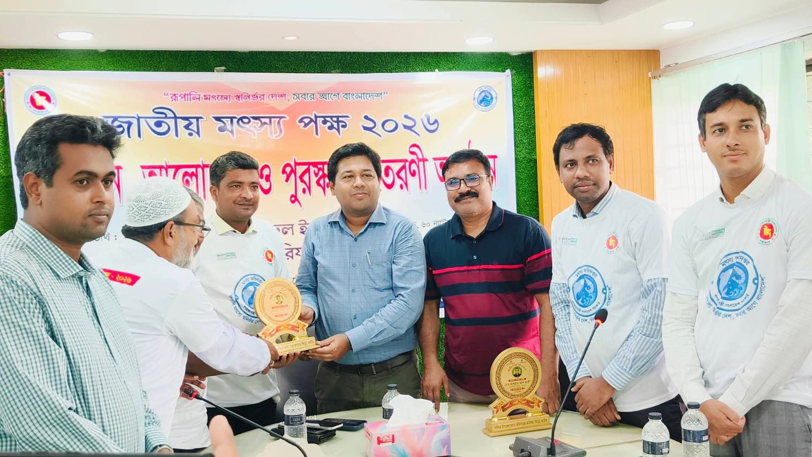 রুপালি মৎস্যে স্বনির্ভর দেশ’: সিংড়ায় র‍্যালি, আলোচনা সভা ও পোনা অবমুক্তকরণ