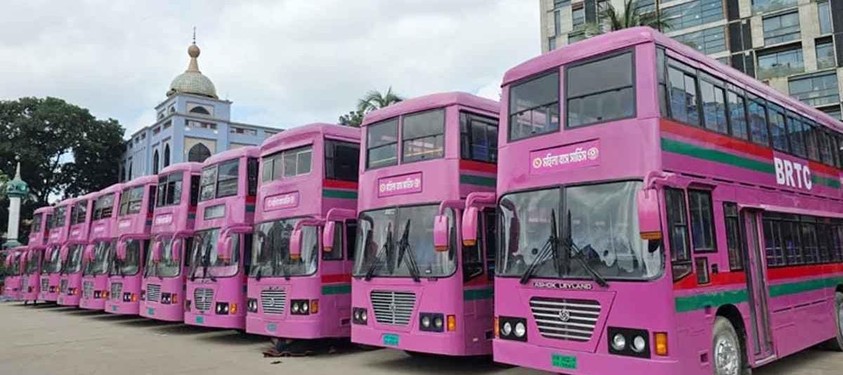 নিরাপদ যাতায়াতের নতুন উদ্যোগ: ঢাকার সড়কে ‘পিংক বাস’