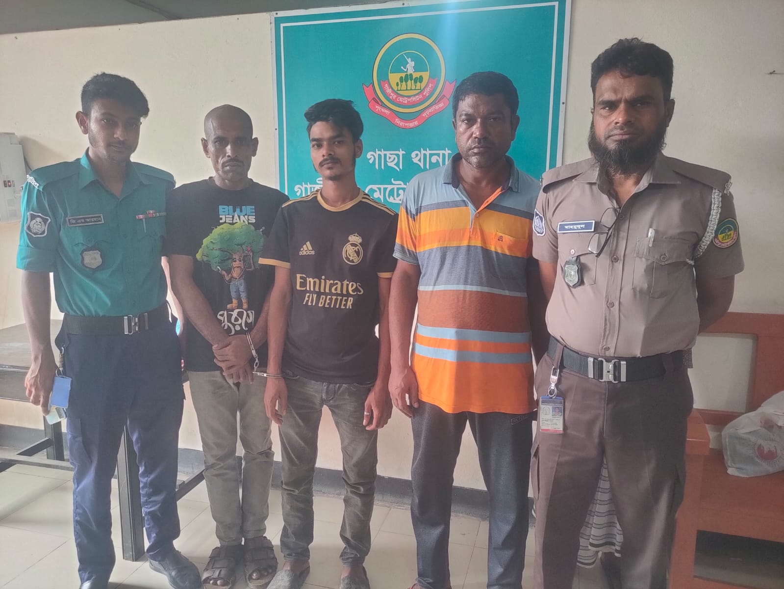 ঝুট ব্যবসা নিয়ে গাজীপুরে দু’পক্ষের রক্তক্ষয়ী সংঘর্ষ: সাংবাদিক টুটুলসহ একাধিক আহত, গ্রেপ্তার ৩