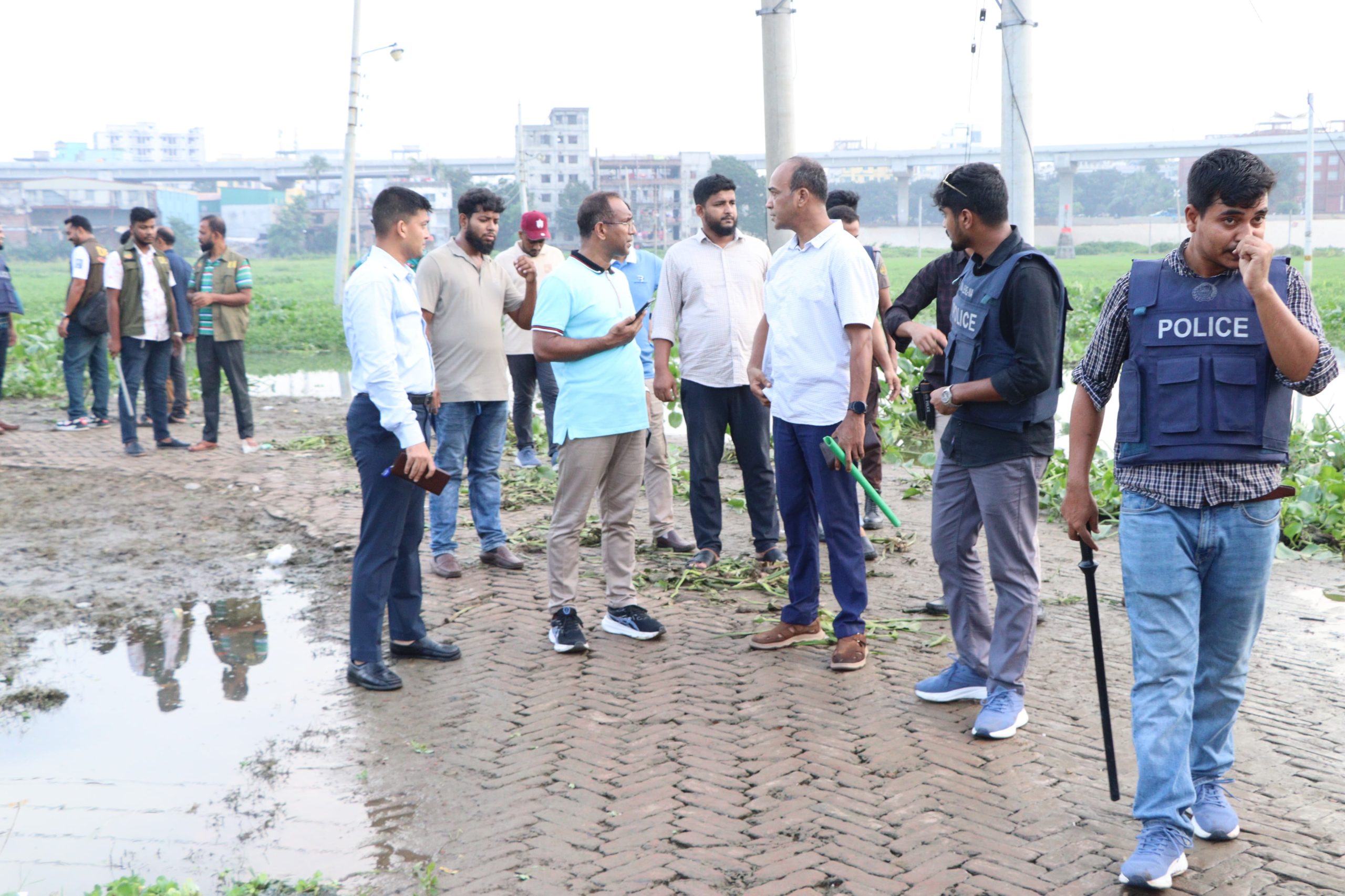 তুরাগ তীরে জিমপির সাঁড়াশি অভিযান: মাদক বিক্রেতাসহ আটক ২৯ ​