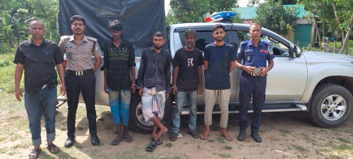 নেত্রকোণায় জেলা প্রশাসনের মোবাইল কোর্ট: ৪ মাদকসেবীকে কারাদণ্ড, জব্দ সাড়ে সাত বস্তা পলিথিন