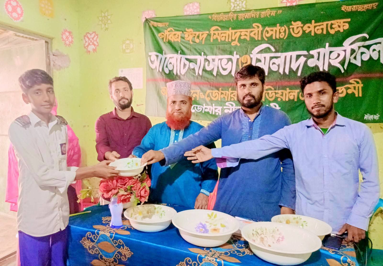 ডোমার আইডিয়াল একাডেমীতে ঈদে মিলাদুন্নবী (সা.) উপলক্ষে আলোচনা সভা ও দোয়া মাহফিল