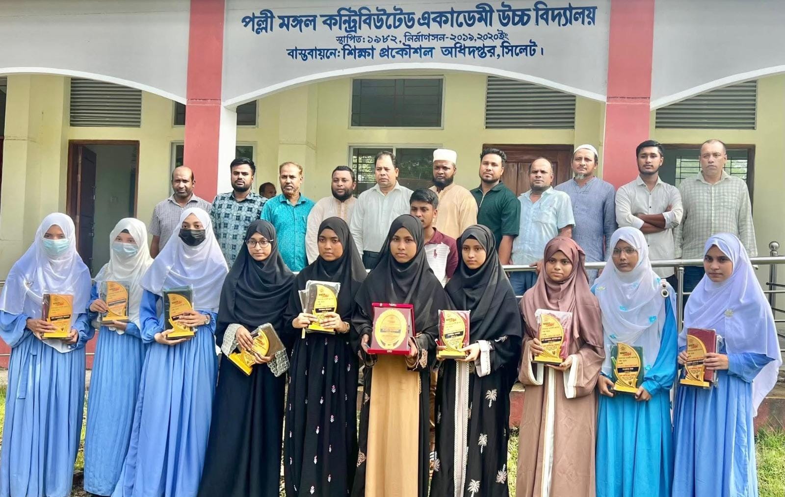 বিশ্বনাথে সোনাপুর চ্যারিটি গ্রুপ এসএসসি উত্তীর্ণ শিক্ষার্থীদের সংবর্ধনা প্রদান