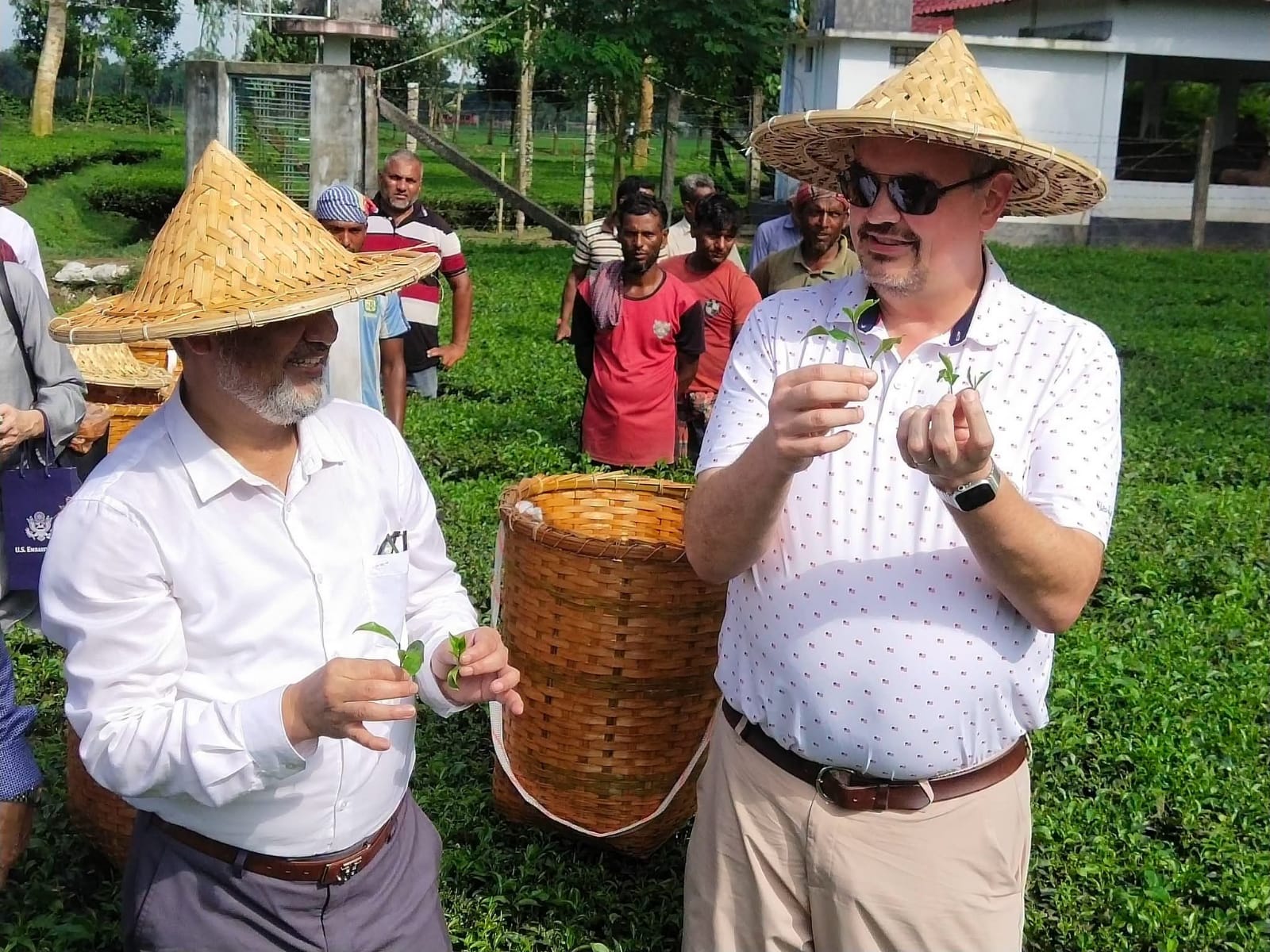 ঠাকুরগাঁওয়ের পর্যটন ও সমতলের চা চাষ অর্থনৈতিক সমৃদ্ধির অনন্য দৃষ্টান্ত’ —মার্কিন রাষ্ট্রদূত