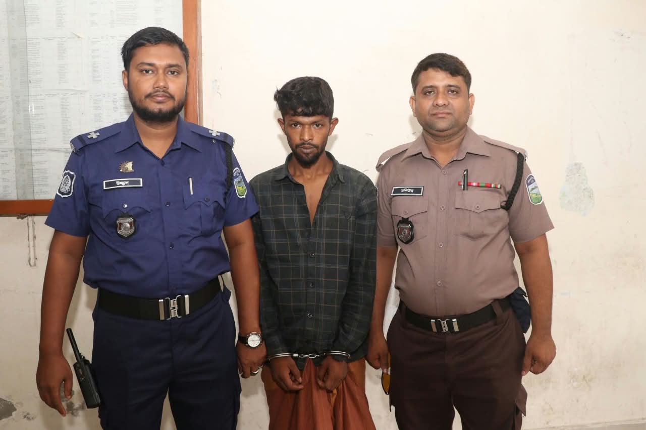 শেরপুর সদর হাসপাতালে মেডিকেল টেকনিশিয়ানকে ছুরিকাঘাত: মূল অভিযুক্ত আরাফাত গ্রেপ্তার