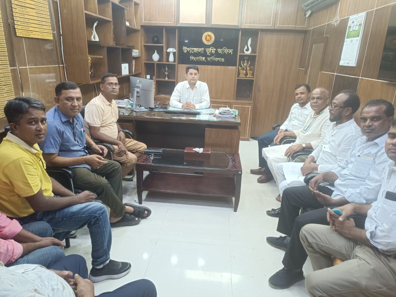 নবাগত এসিল্যান্ডের সাথে সিংগাইর প্রেসক্লাবের সাংবাদিকদের মতবিনিময় সভা অনুষ্ঠিত
