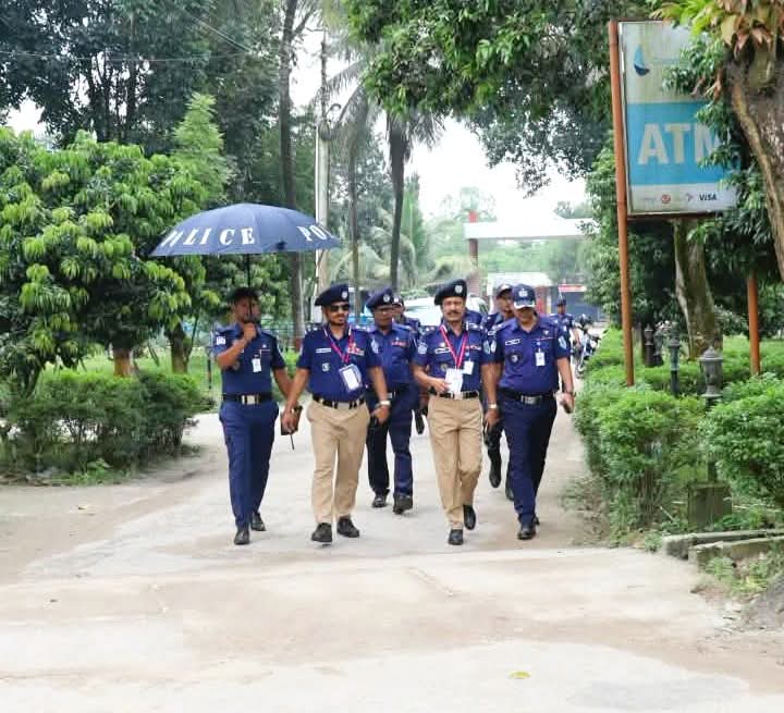 রাষ্ট্রপতির ঠাকুরগাঁও সফর: নিরাপত্তা ব্যবস্থা পরিদর্শনে ডিআইজি ও পুলিশ সুপার