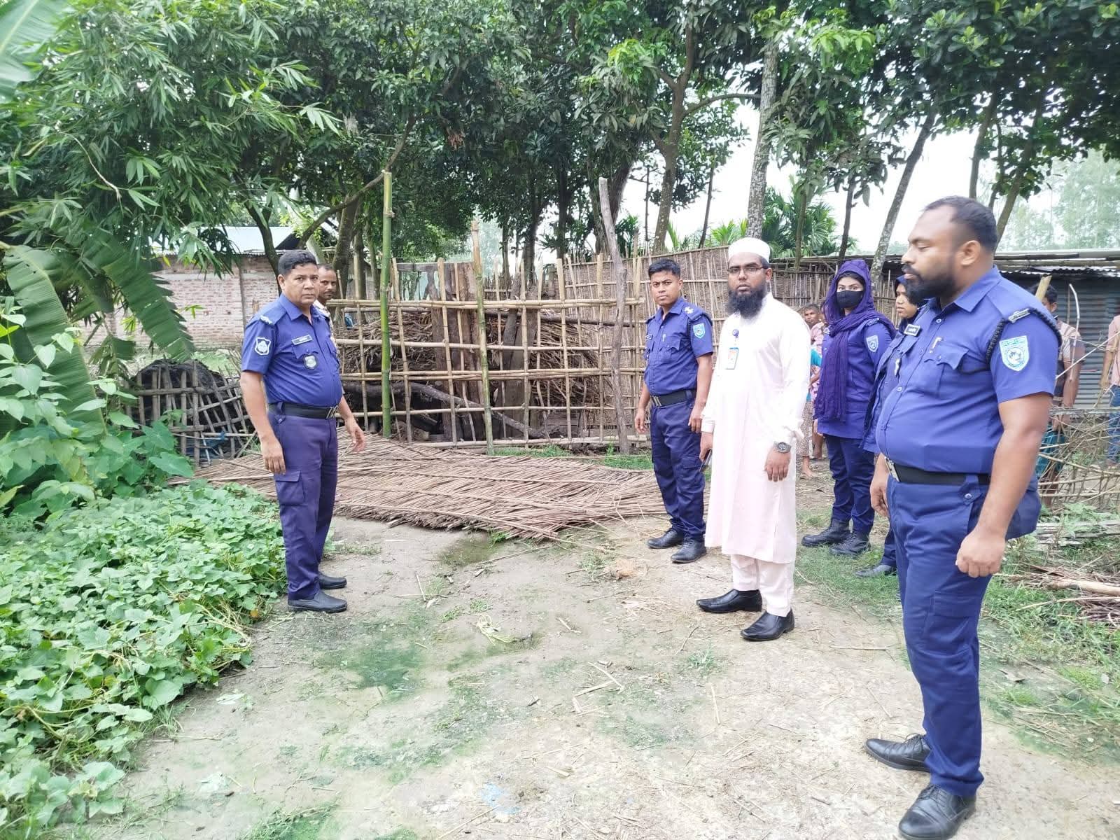 রাণীশংকৈলে সরকারি সড়ক দখলমুক্ত করলেন এসিল্যান্ড মজিবুর রহমান