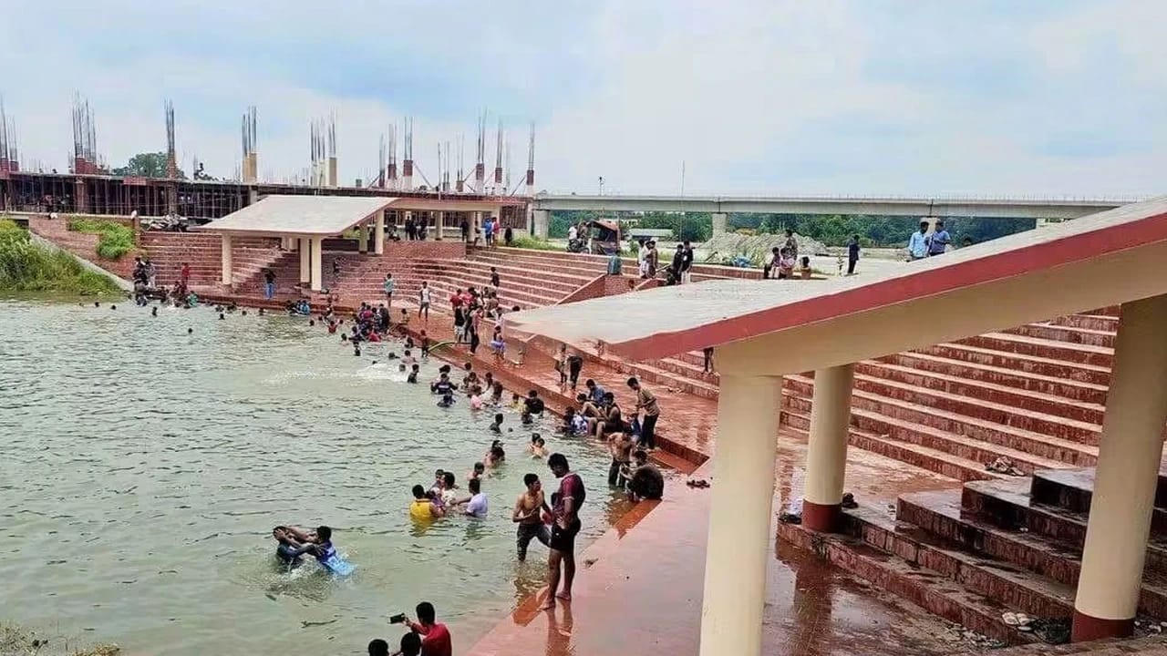 জবির দ্বিতীয় ক্যাম্পাসের পুকুরে গোসল করতে নেমে দুই নারীর মৃত্যু