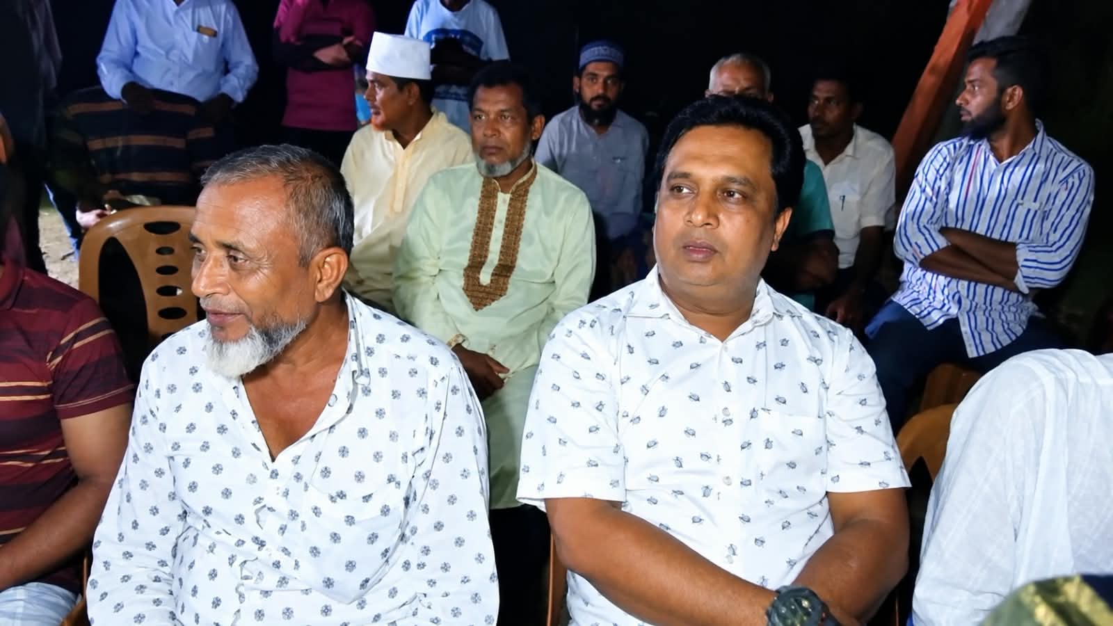 তফসিলের আগেই দৌড়ঝাঁপ: ক্ষেতলাল, বড়াইলের চেয়ারম্যান হতে গ্রামবাসীর কাছে দোয়া চাইলেন মুর্শিদ