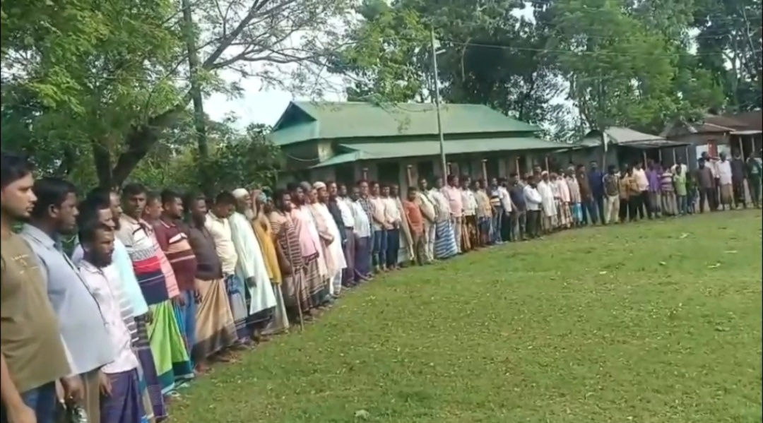 জামালগঞ্জে নদীতে বিআইডব্লিউটিএ কর্তৃক অতিরিক্ত টোল আদায়ের প্রতিবাদে মানববন্ধন