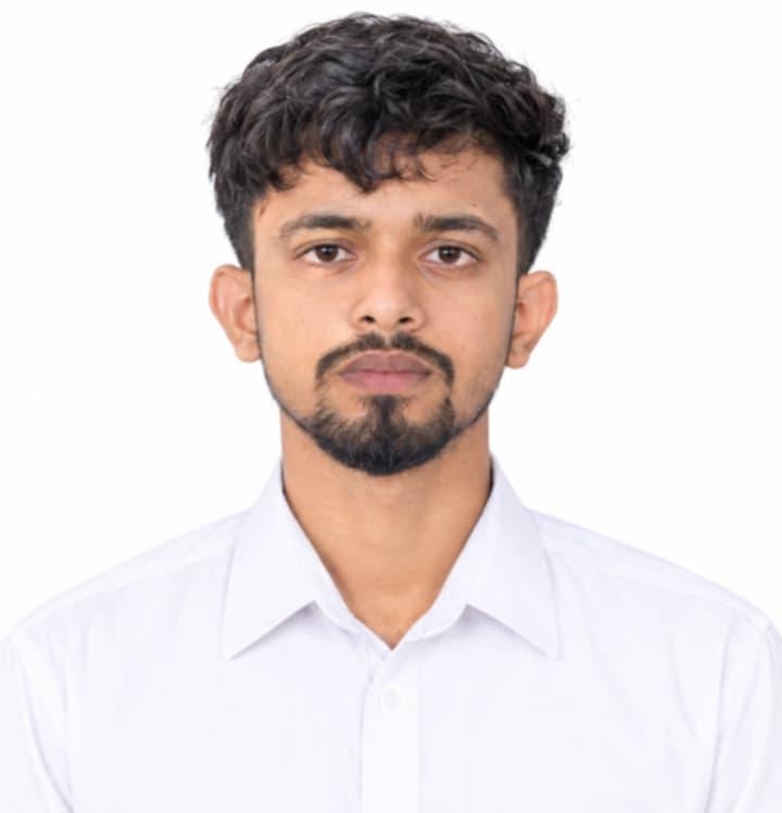 কবিতা: ‎লৌহ মানব
