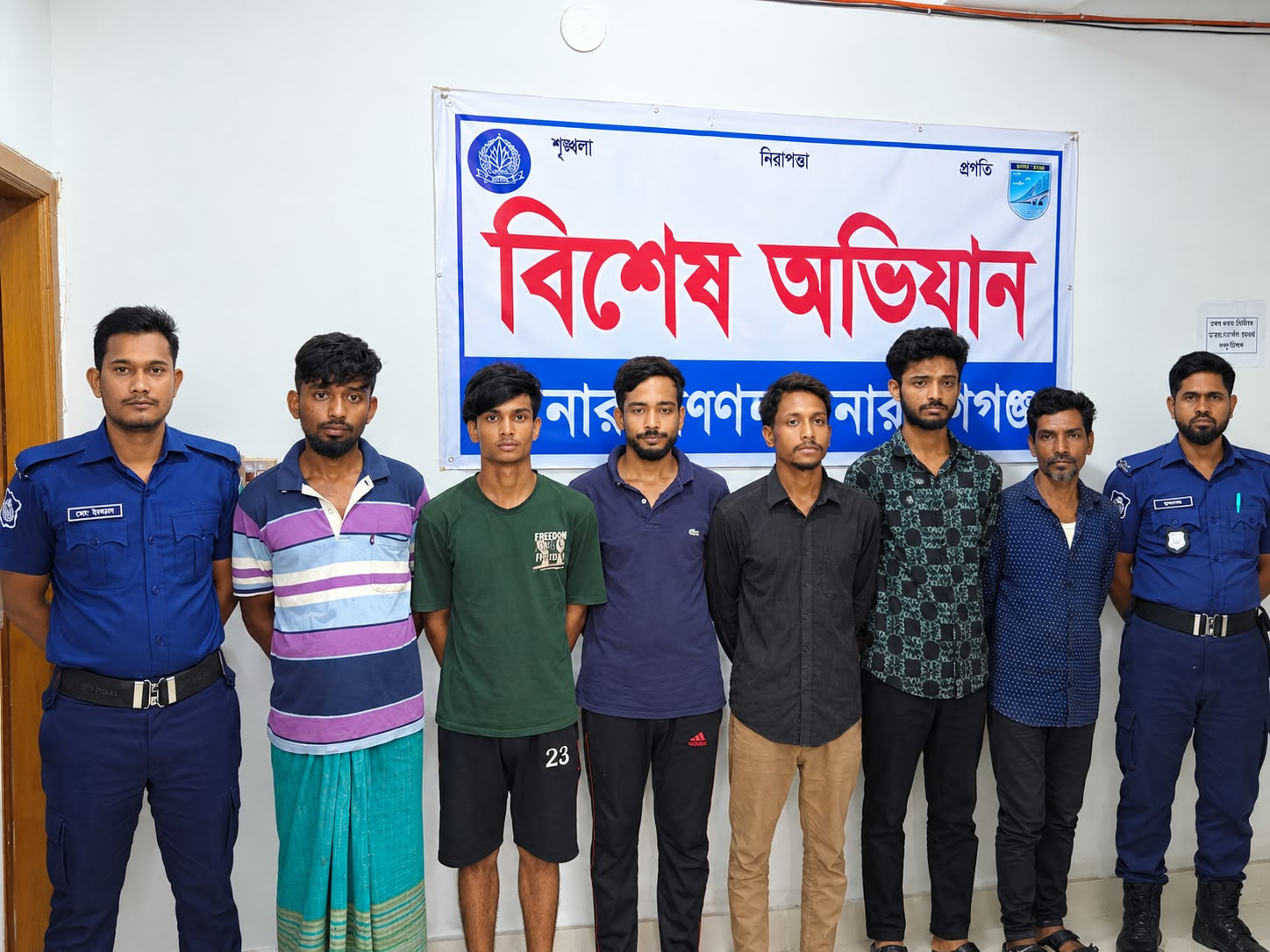 সোনারগাঁয়ে ডাকাতির প্রস্তুতিকালে সিএনজিসহ ৬ ডাকাত গ্রেপ্তার