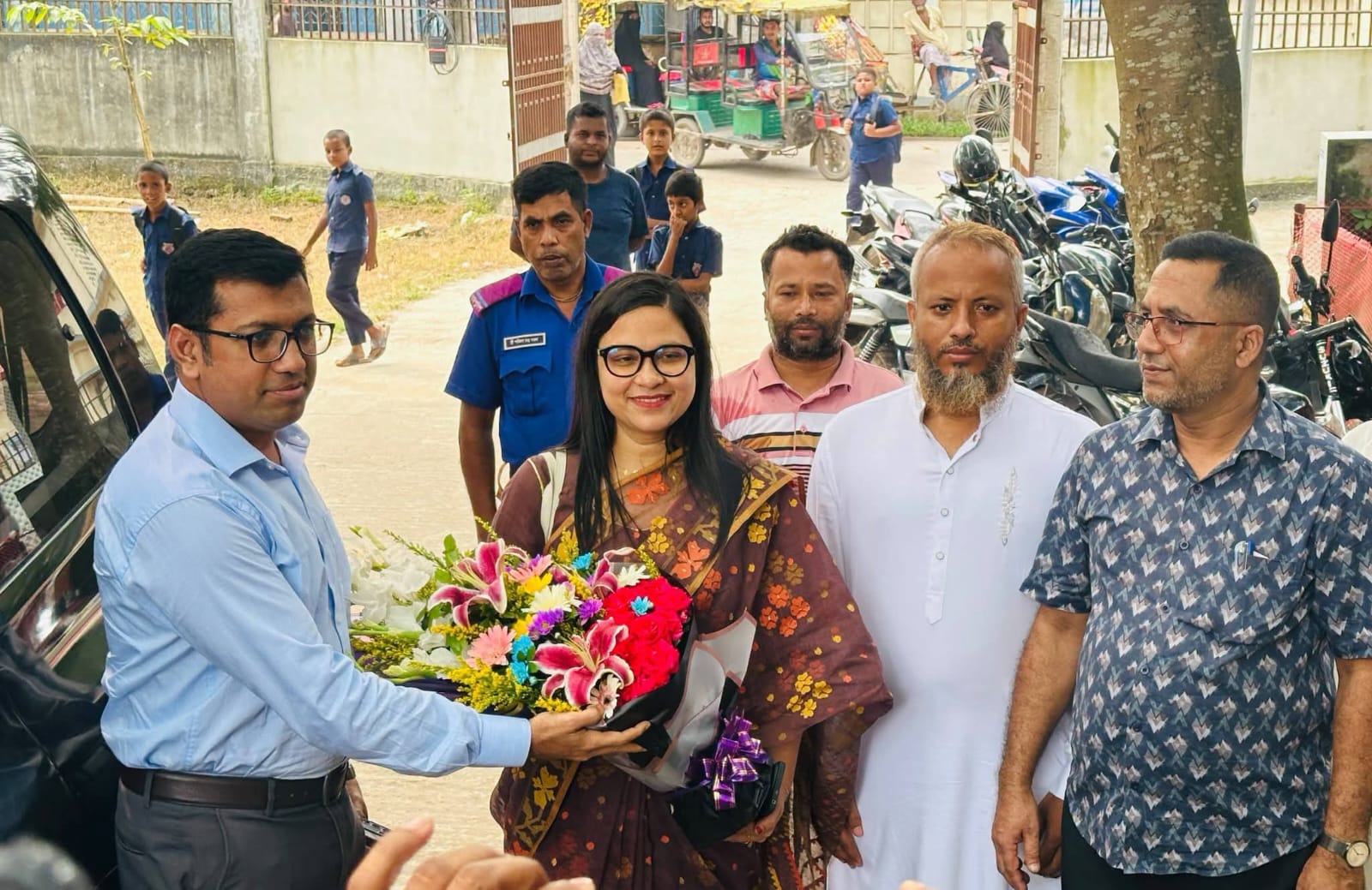 পুটিয়া ইউনিয়ন পরিষদ মাঠে ডেঙ্গু প্রতিরোধ সচেতনতা মূলক সভা অনুষ্ঠিত