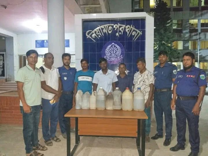 নিয়ামতপুরে ৫০ লিটার চোলাই মদসহ গ্রেপ্তার ৪