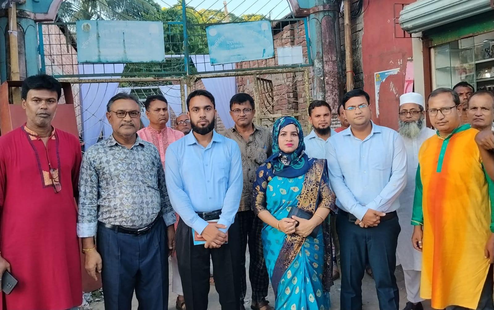 পূর্বধলায় দুর্গাপূজার প্রস্তুতি পরিদর্শনে অতিরিক্ত জেলা প্রশাসক, নিরাপত্তাব্যবস্থায় সন্তোষ প্রকাশ