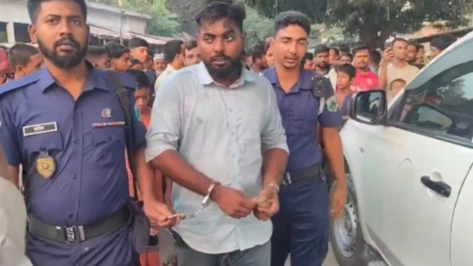 শিবগঞ্জে অবৈধভাবে সার মজুদ, ব্যবসায়ীর কারাদণ্ড ও জরিমানা
