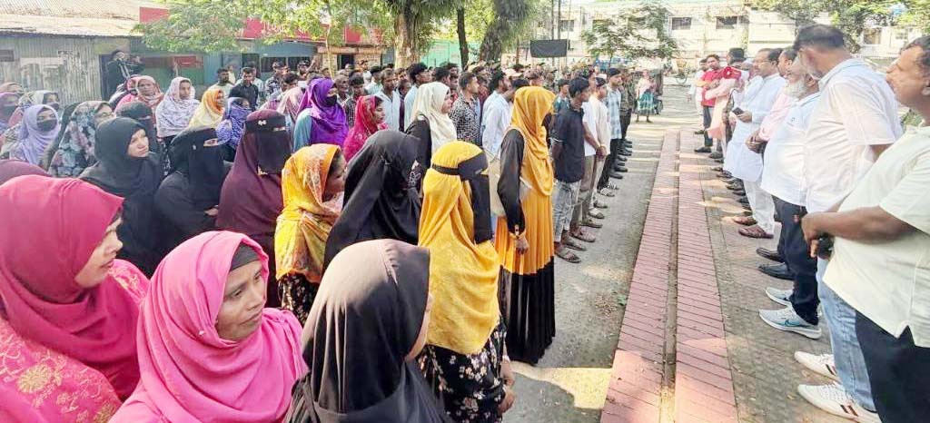 কালীগঞ্জে দুর্গাপূজার নিরাপত্তায় আনসার-ভিডিপিকে এমপি মিলনের দিকনির্দেশনা