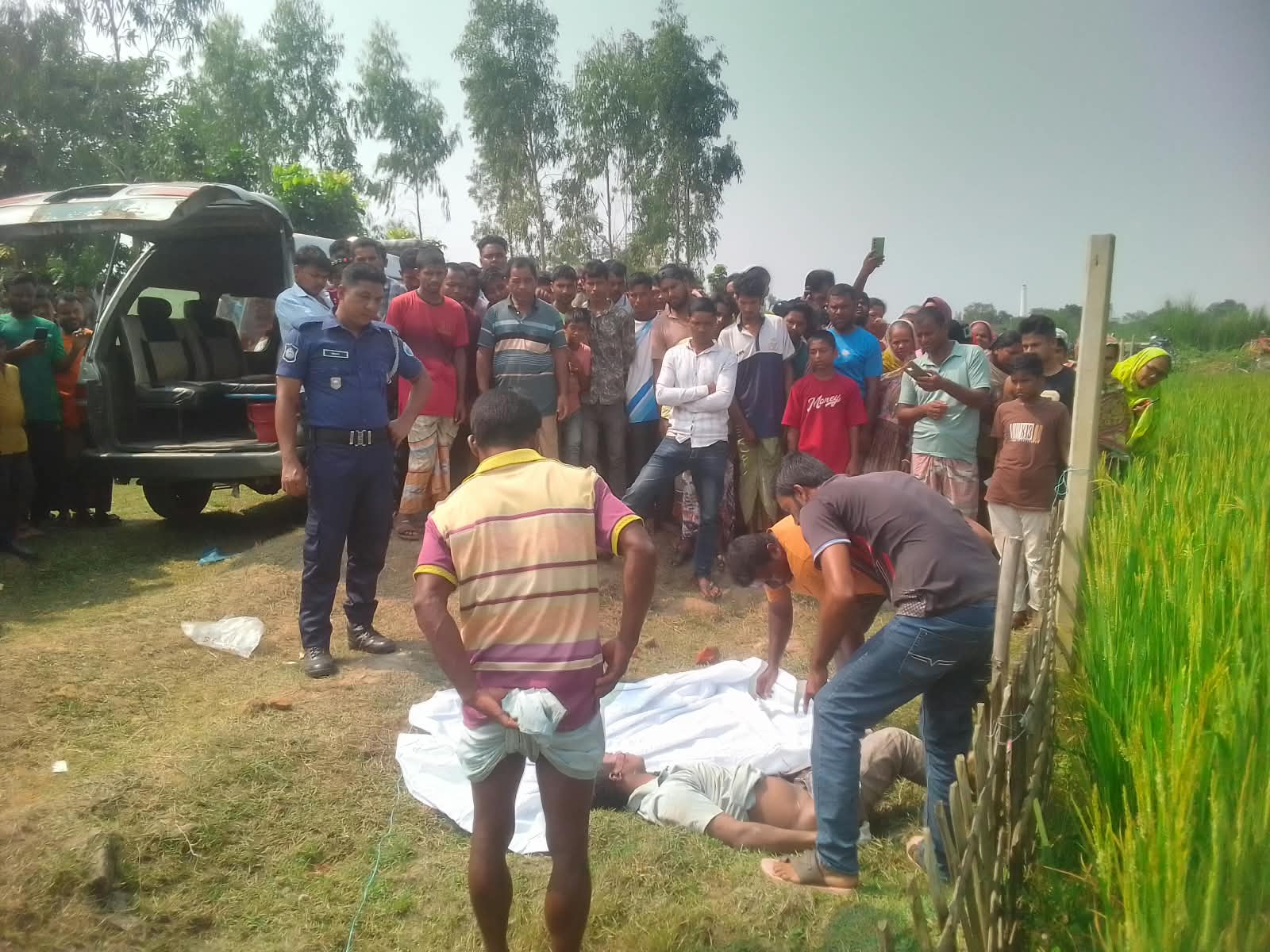 রাণীশংকৈলে ধানক্ষেত থেকে যুবকের লাশ উদ্ধার, রহস্য উদঘাটনে পুলিশের অভিযান