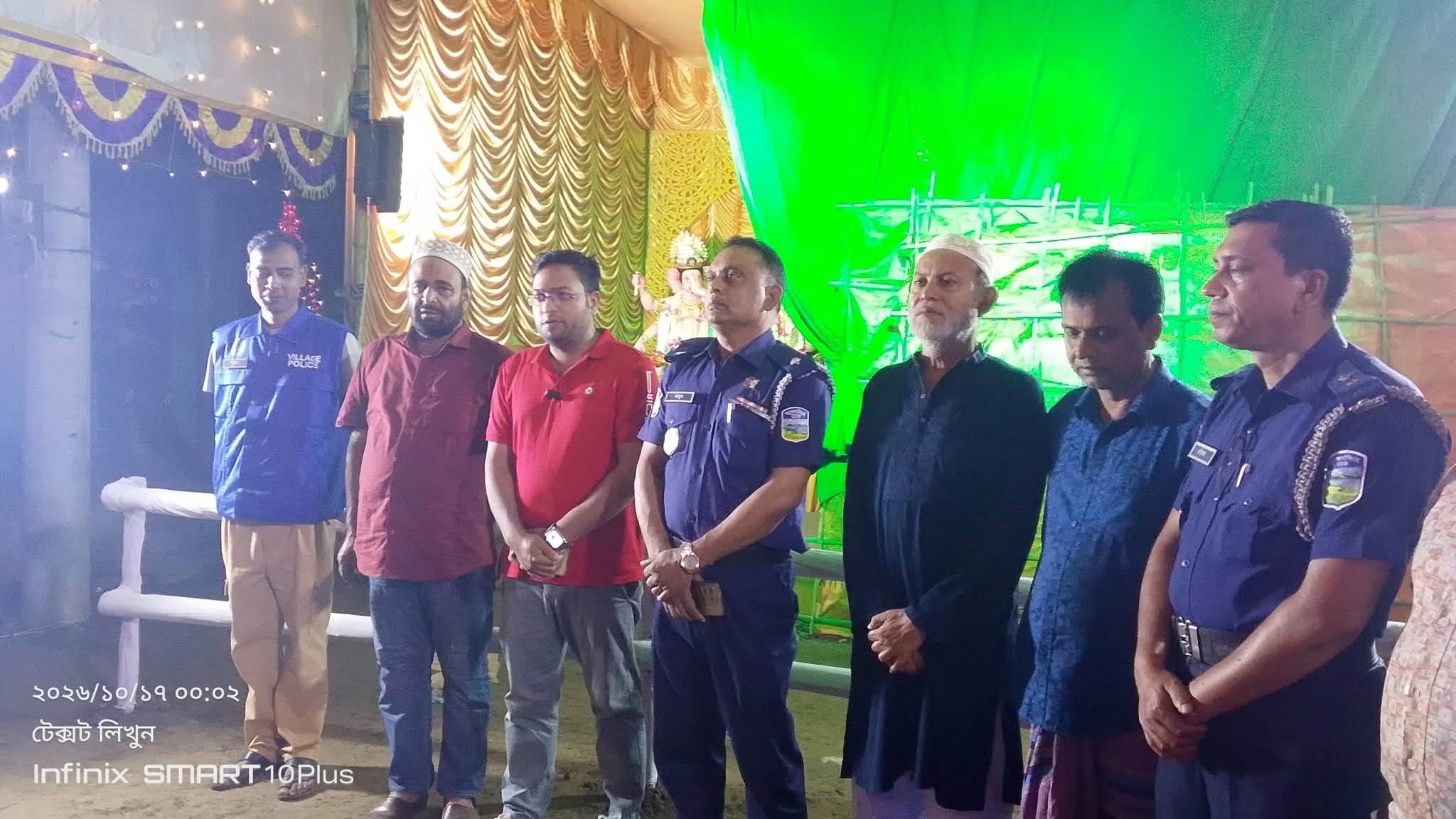 পূর্বধলায় দুর্গাপূজার মণ্ডপ পরিদর্শনে ইউএনও-ওসি, নিরাপত্তা জোরদারে গুরুত্ব
