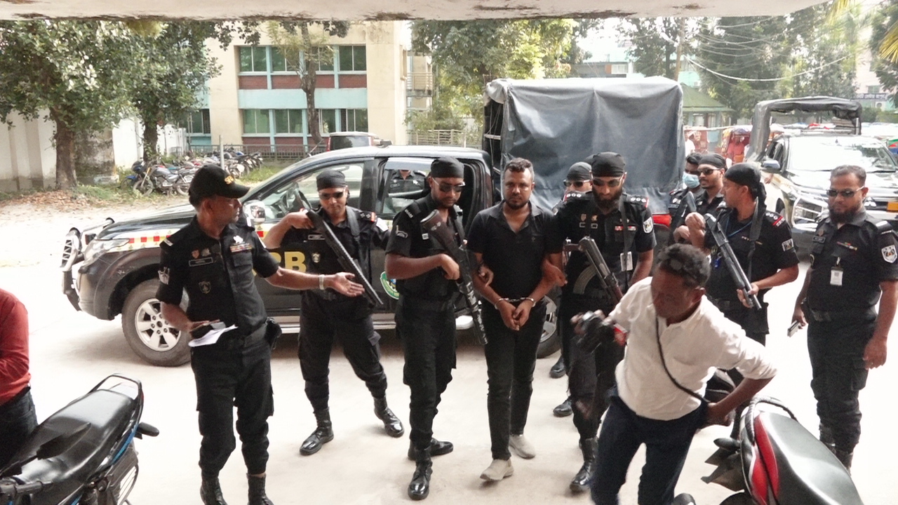 রংপুরের শীর্ষ সন্ত্রাসী মেরিল সুমন গ্রেপ্তার