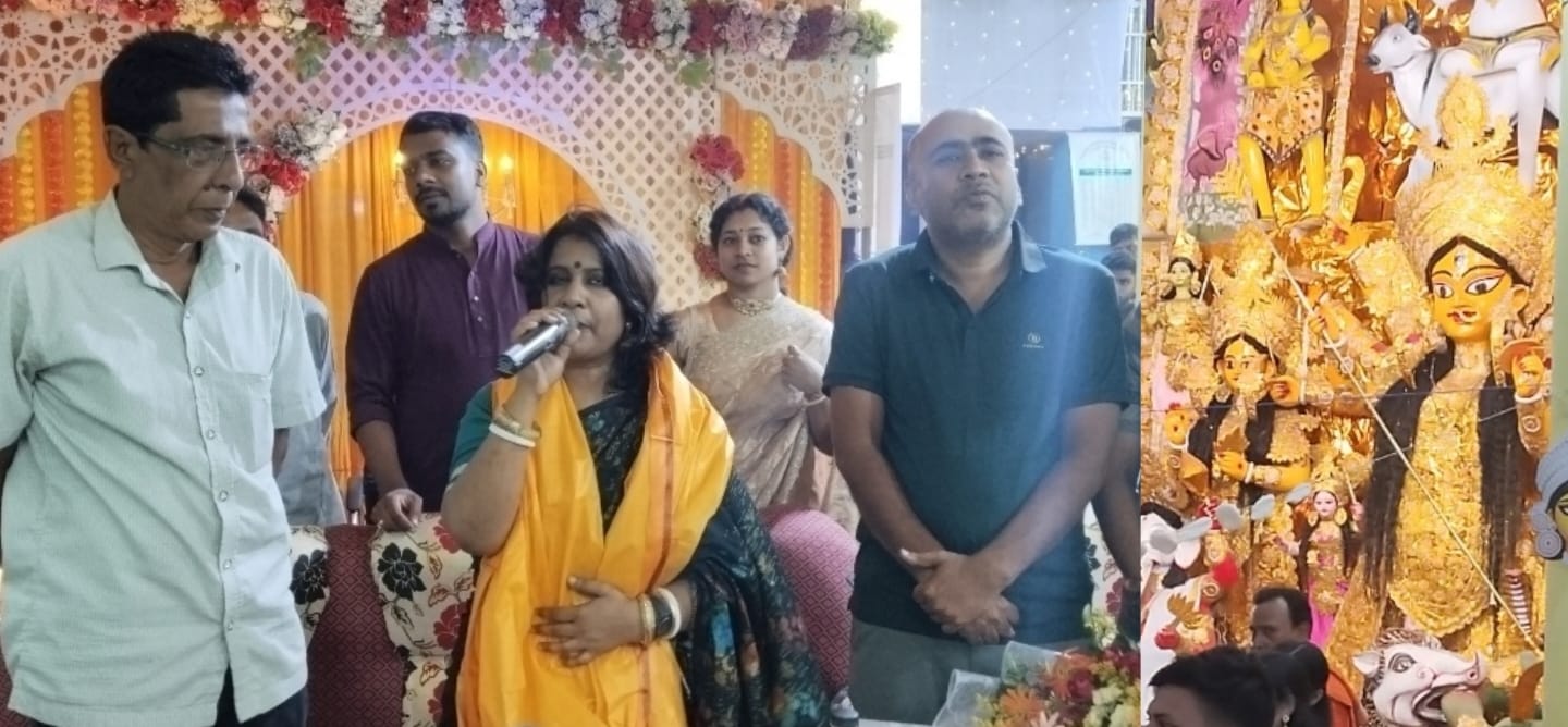 চাঁপাইনবাবগঞ্জে ৩২১ বছরের ঐতিহ্যবাহী বারঘরিয়া বাইশপুতুল দুর্গামন্দির পরিদর্শনে ট্রাস্টি তাপসী দত্ত