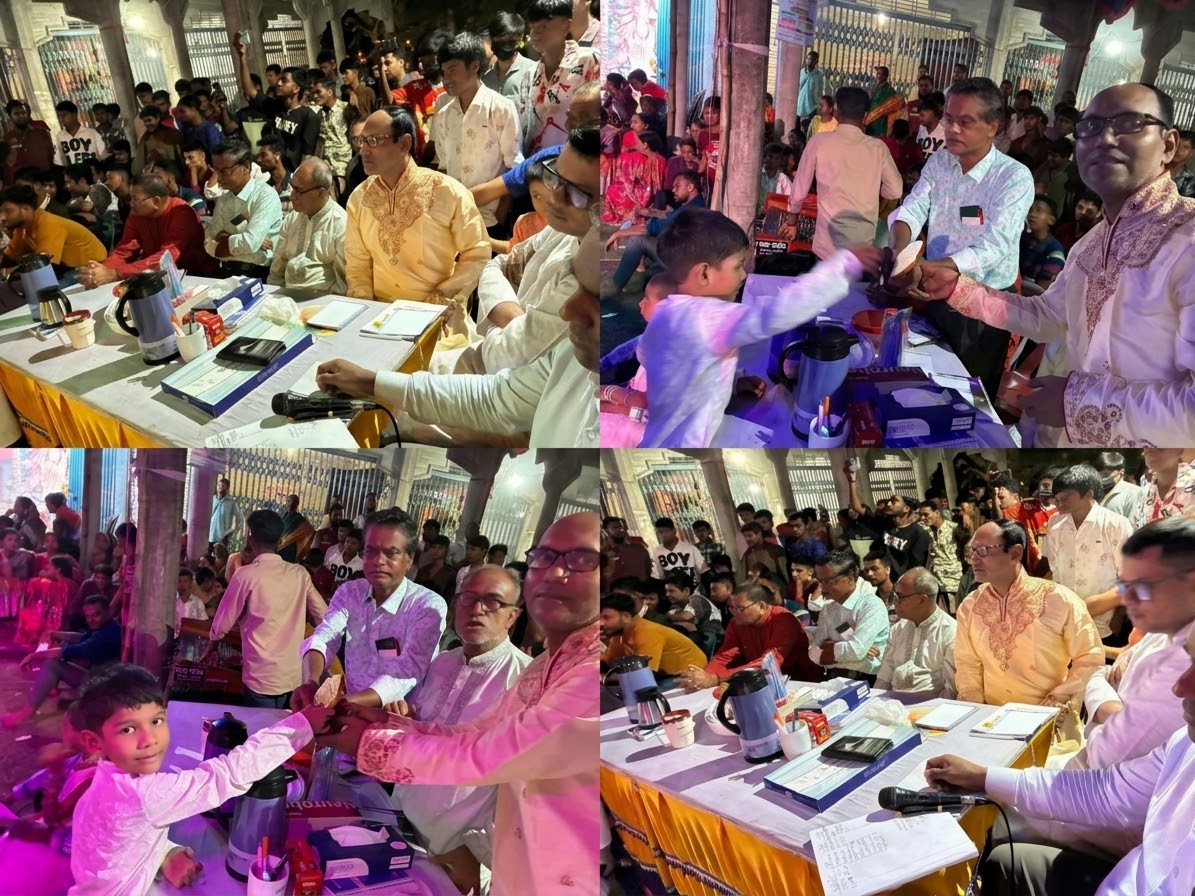 পূর্বধলায় আরতি প্রতিযোগিতার বিজয়ীদের মাঝে পুরস্কার বিতরণ