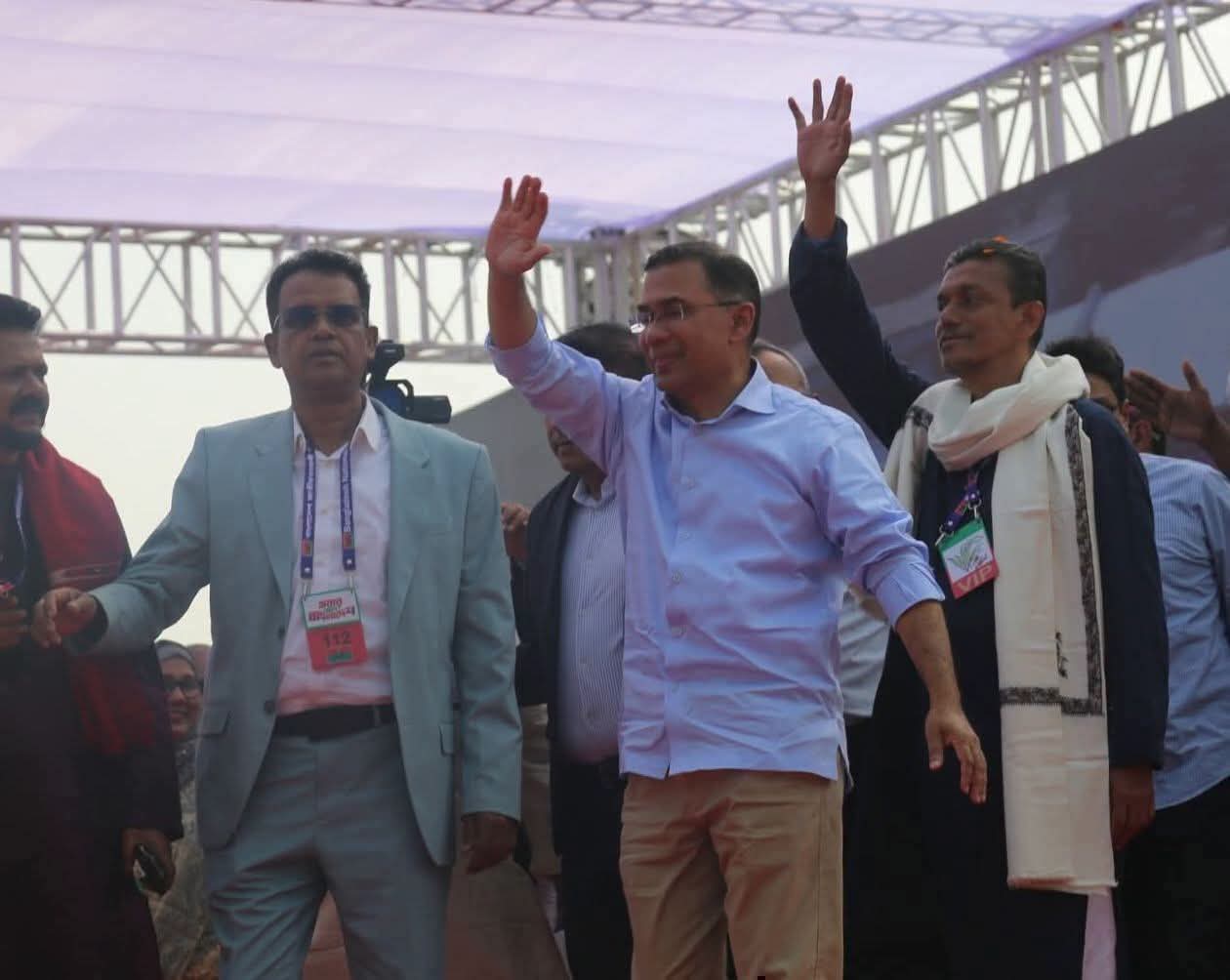 প্রধানমন্ত্রীর খুলনা ও মোংলা সফরসঙ্গী ছিলেন এস কে আজিজুল বারী হেলাল