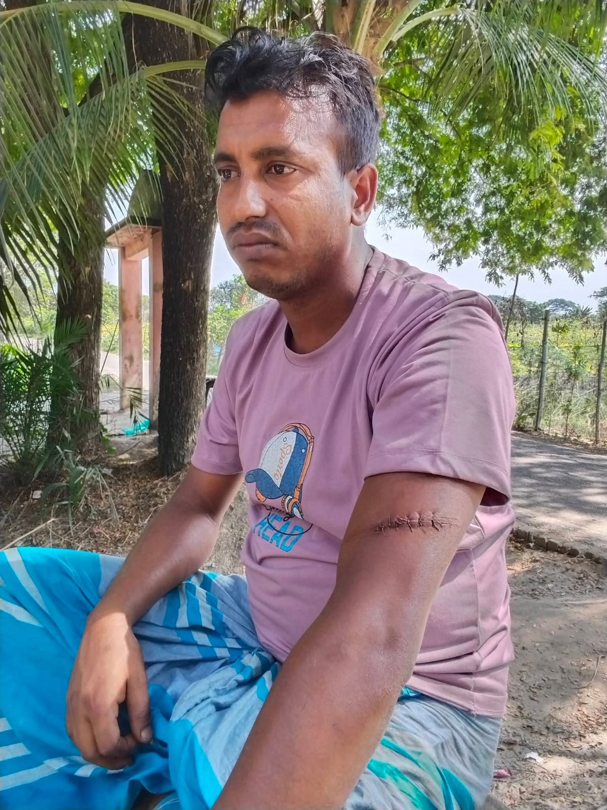 বাগেরহাটে জমি নিয়ে বিরোধের জেরে বসতঘরে হামলা, কুপিয়ে জখম ও লুটপাটের অভিযোগ