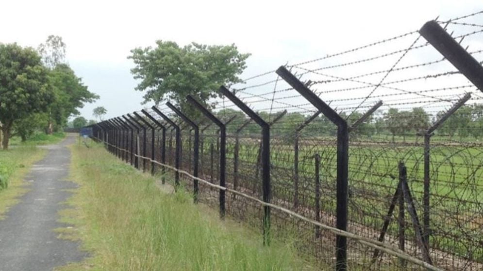 পাটগ্রাম সীমান্তে পুশইনের ১২ জনকে রাতের আঁধারে ফেরত নিল বিএসএফ